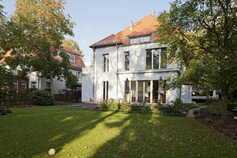 Moderne Gründerzeit Villa mit großem Garten, Balkon und Südterrasse