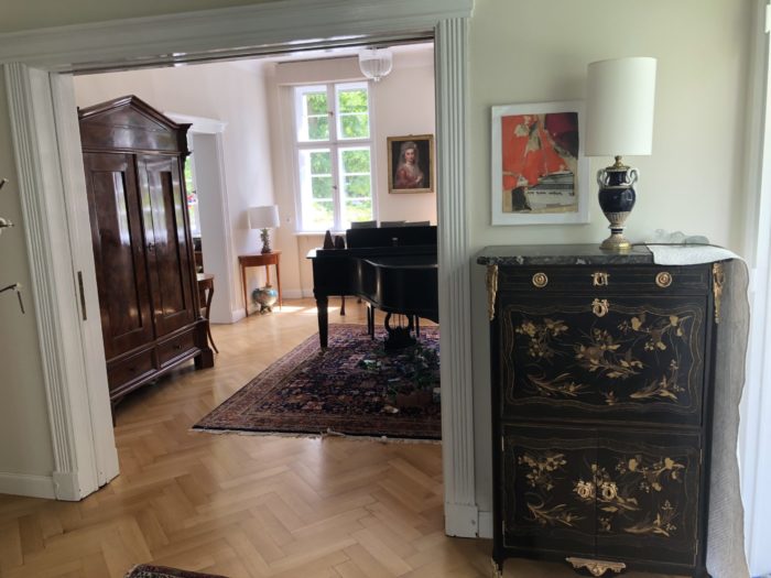 bürgerliche Villa voller Antiqutäten und großem Garten – Bild 4