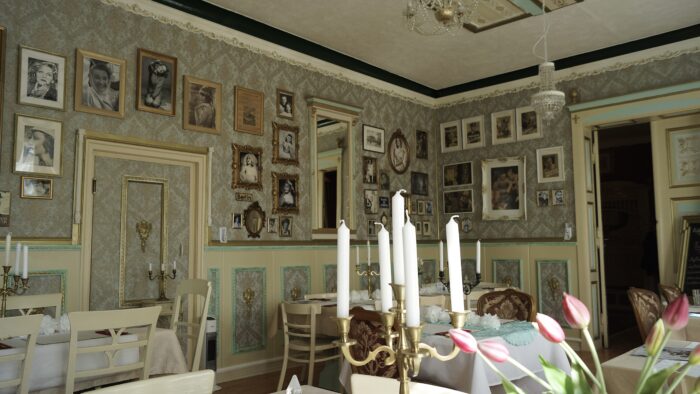 Herrenhaus mit Park und See – Bild 17