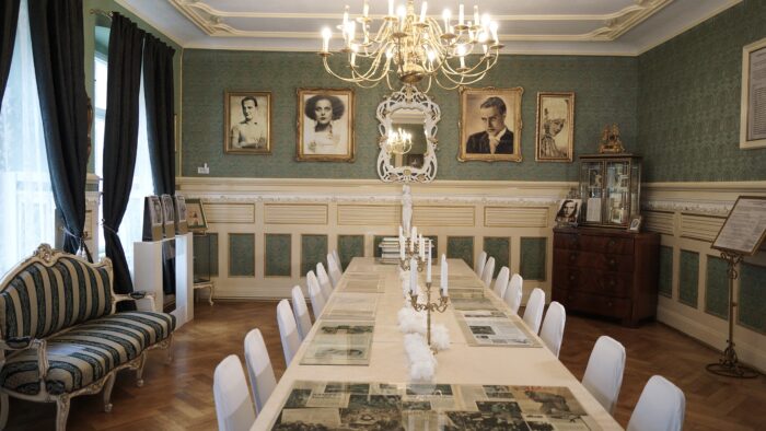 Herrenhaus mit Park und See – Bild 22