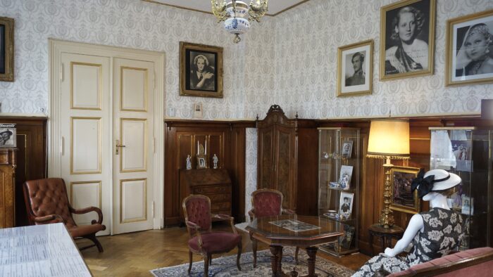 Herrenhaus mit Park und See – Bild 36