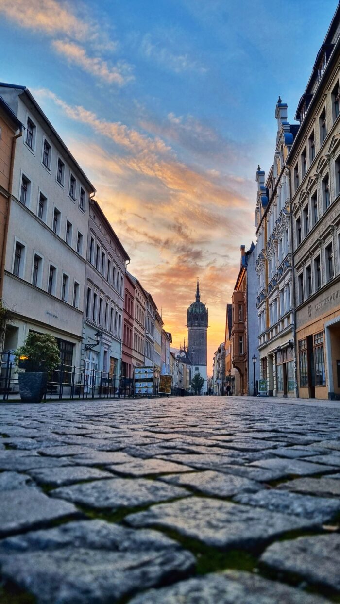 LUR2021_3221 | Allee / Straße / Weg / Platz / Markt, Kirche, Öffentliche Einrichtung, Schloss / Burg – Bild 5