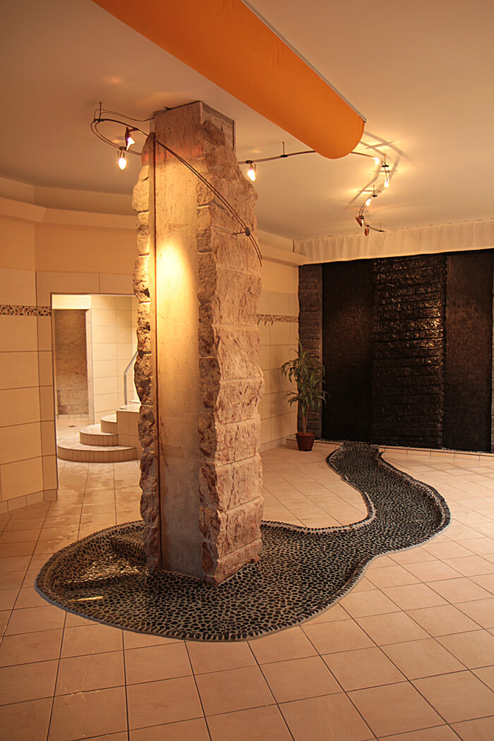 LUR2021_3217 | Fitnessstudio / Sportanlage / Wellness, Hotel / Pension – Bild 5