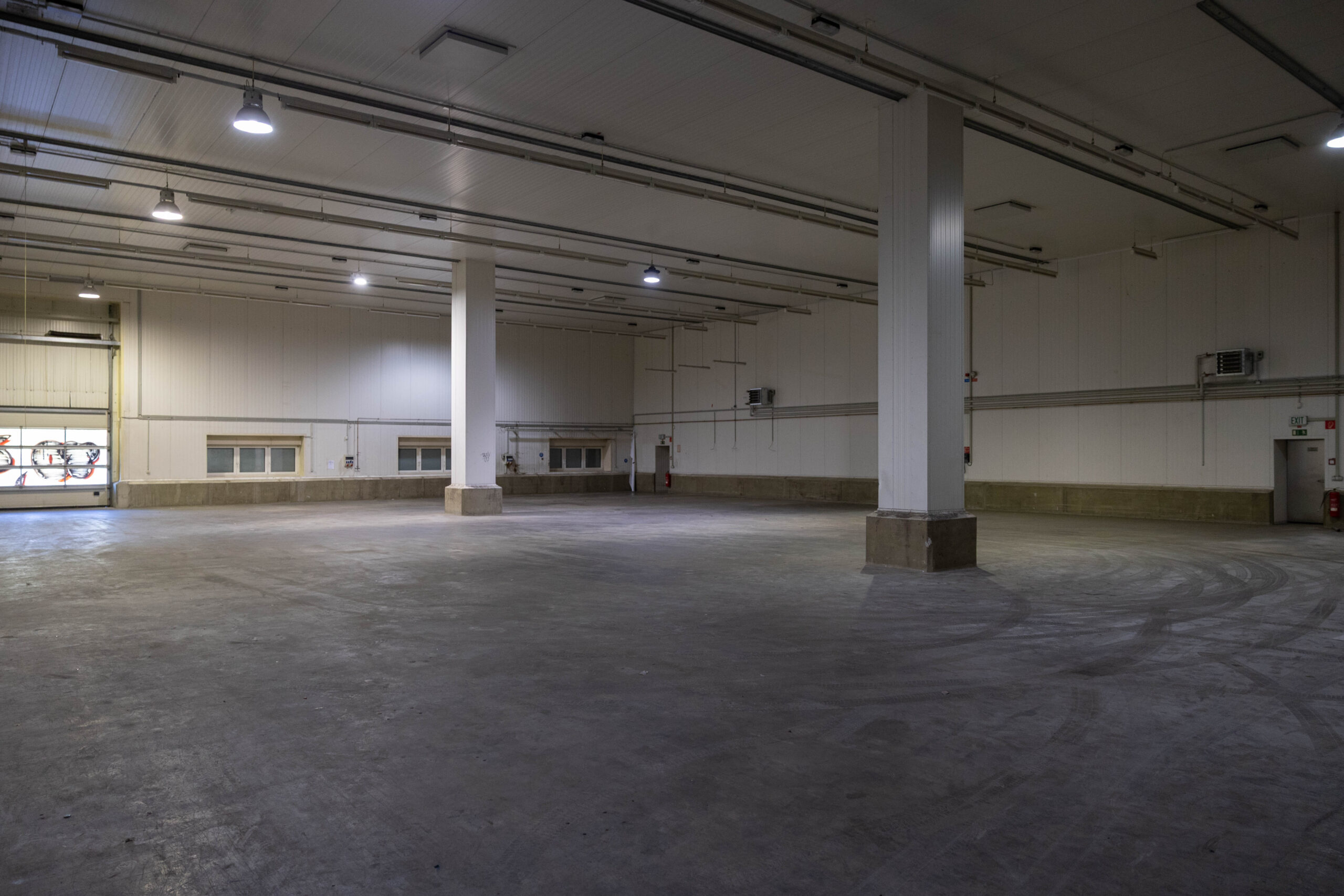 LUR2021_3331 | Halle, Industriekomplex, Lagerhalle – Bild 7