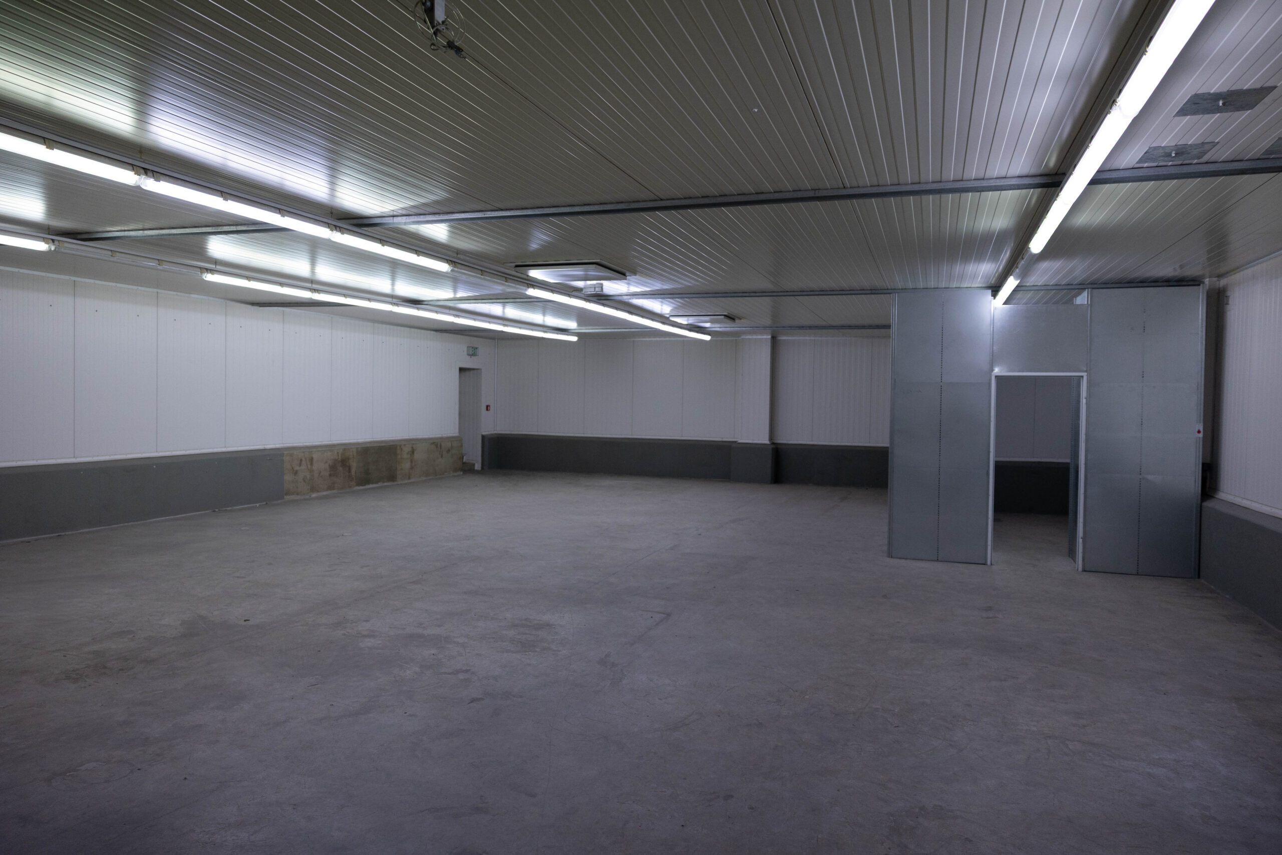 LUR2021_3331 | Halle, Industriekomplex, Lagerhalle – Bild 8