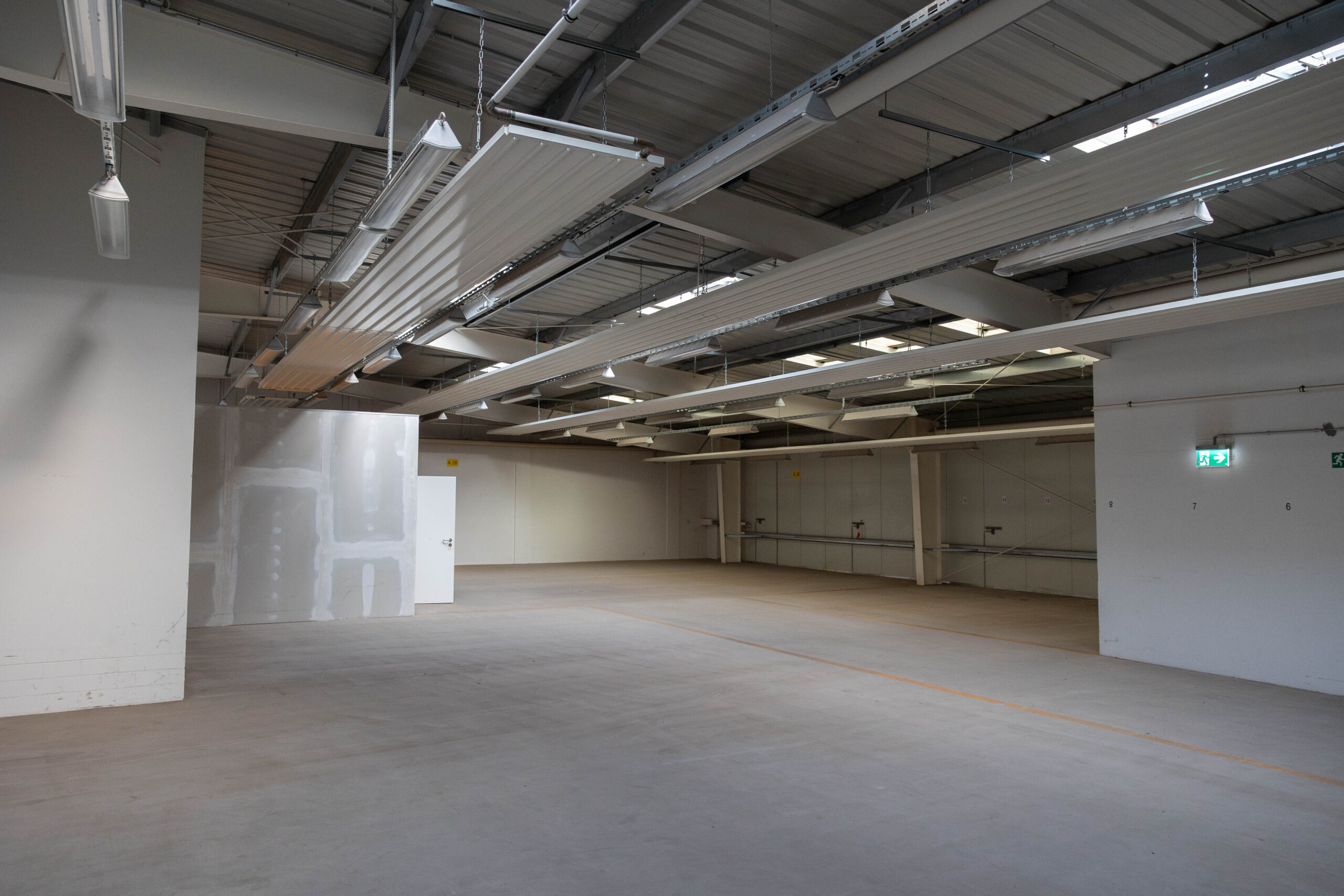 LUR2021_3331 | Halle, Industriekomplex, Lagerhalle – Bild 16