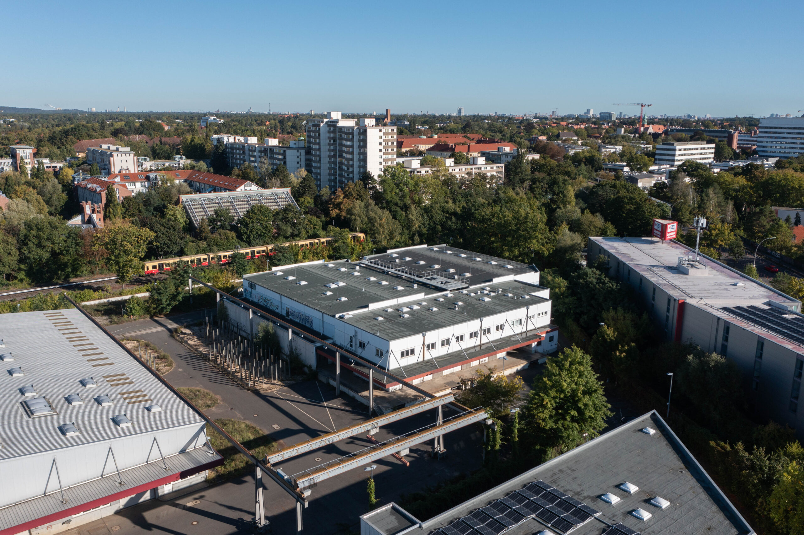 LUR2021_3331 | Halle, Industriekomplex, Lagerhalle – Bild 5