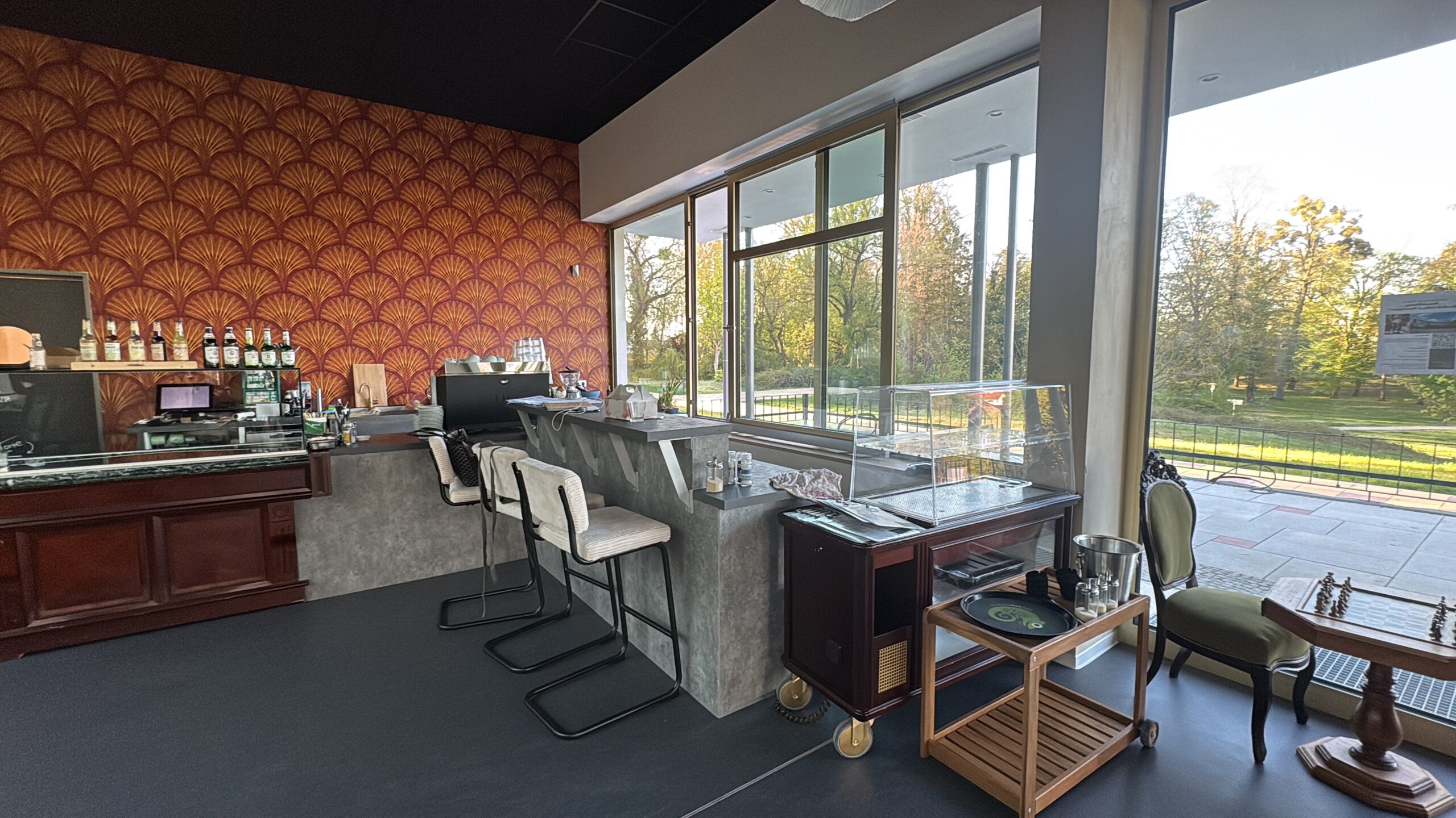 LUR2021_3377 | Bar / Klub / Disco, Cafe / Restaurant / Imbiss – Bild 9