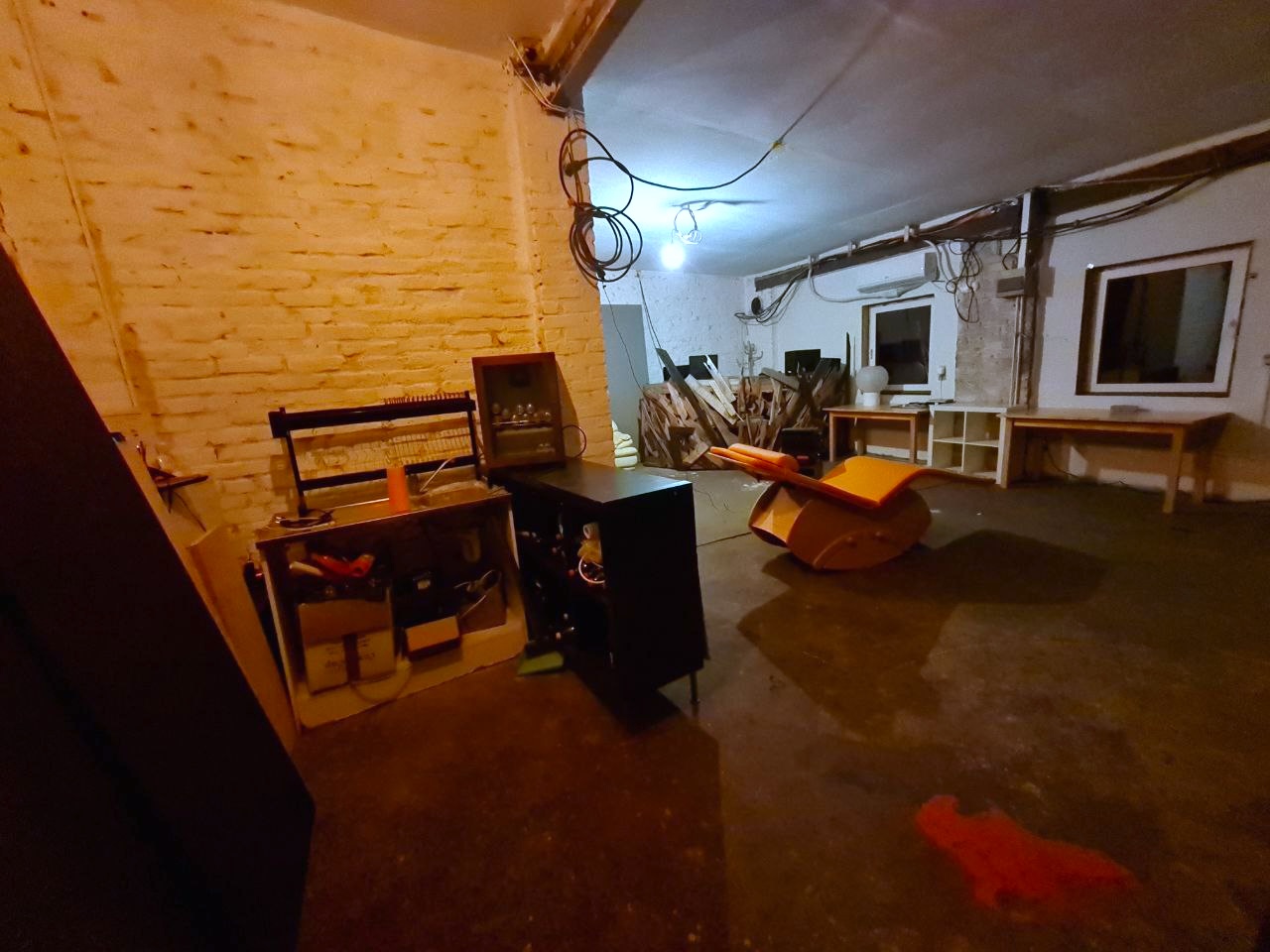 LUR2021_3471 | Bar / Klub / Disco, Cafe / Restaurant / Imbiss, Event-Location, Halle, Lagerhalle, Ruine / Lost place, Studio / Atelier – Bild 7