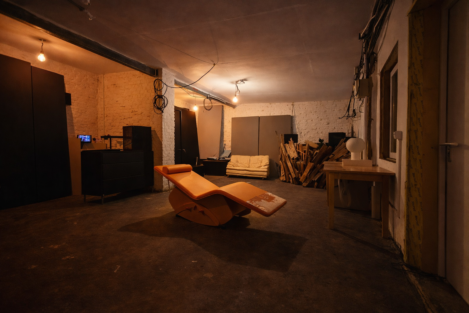 LUR2021_3471 | Bar / Klub / Disco, Cafe / Restaurant / Imbiss, Event-Location, Halle, Lagerhalle, Ruine / Lost place, Studio / Atelier – Bild 11