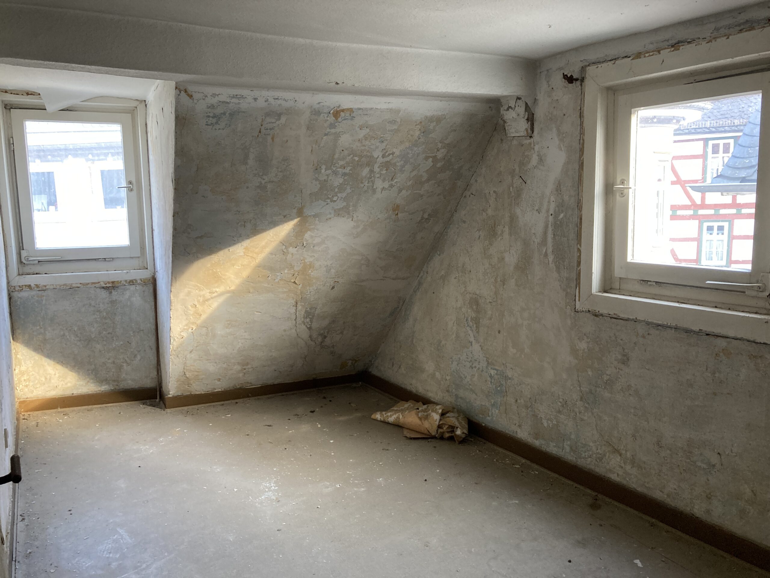 LUR2021_3487 | Haus (EFH, DHH, Reihenhaus), Ruine / Lost place, Wohnung (Altbau) – Bild 4