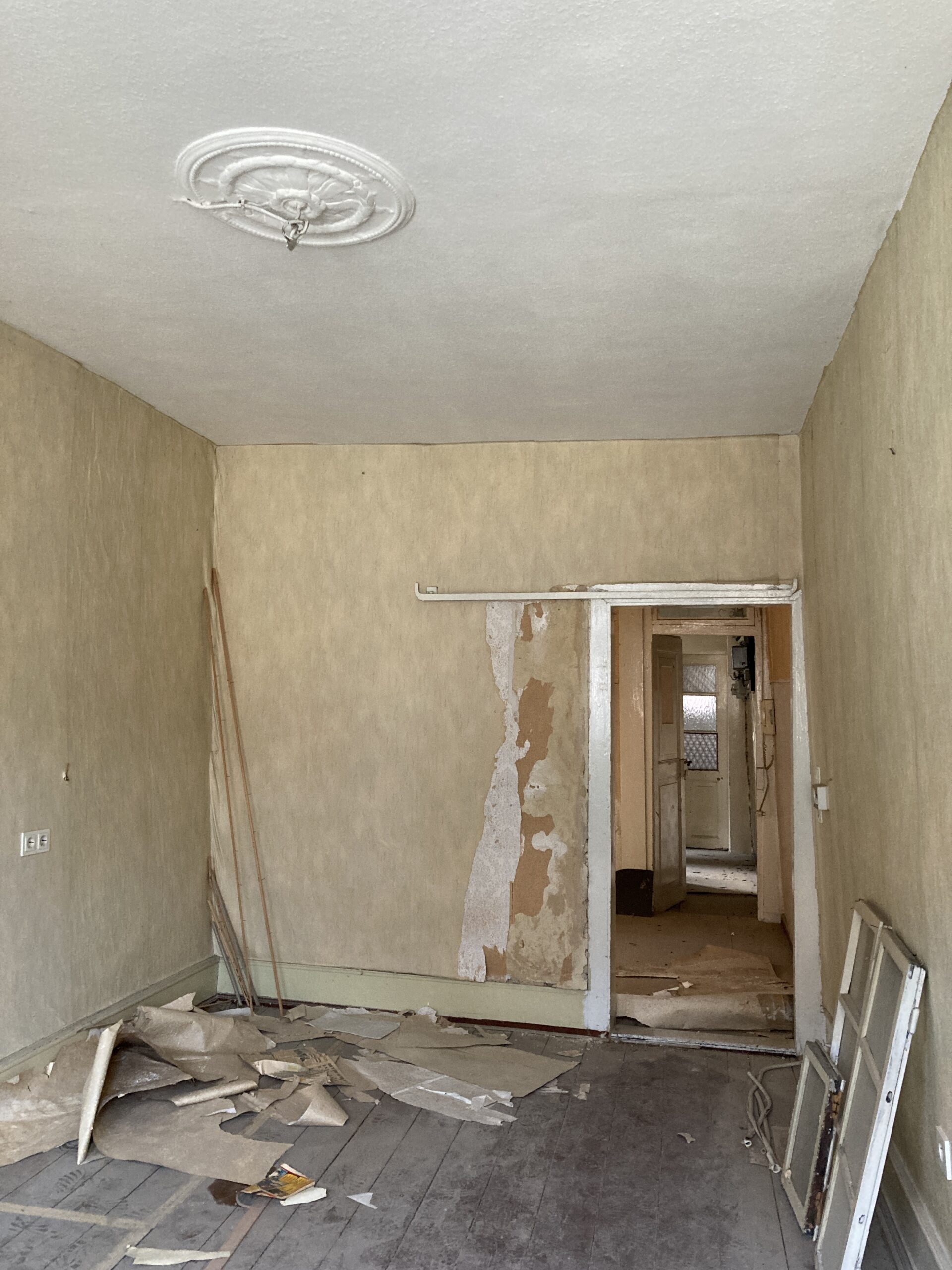 LUR2021_3487 | Haus (EFH, DHH, Reihenhaus), Ruine / Lost place, Wohnung (Altbau) – Bild 7