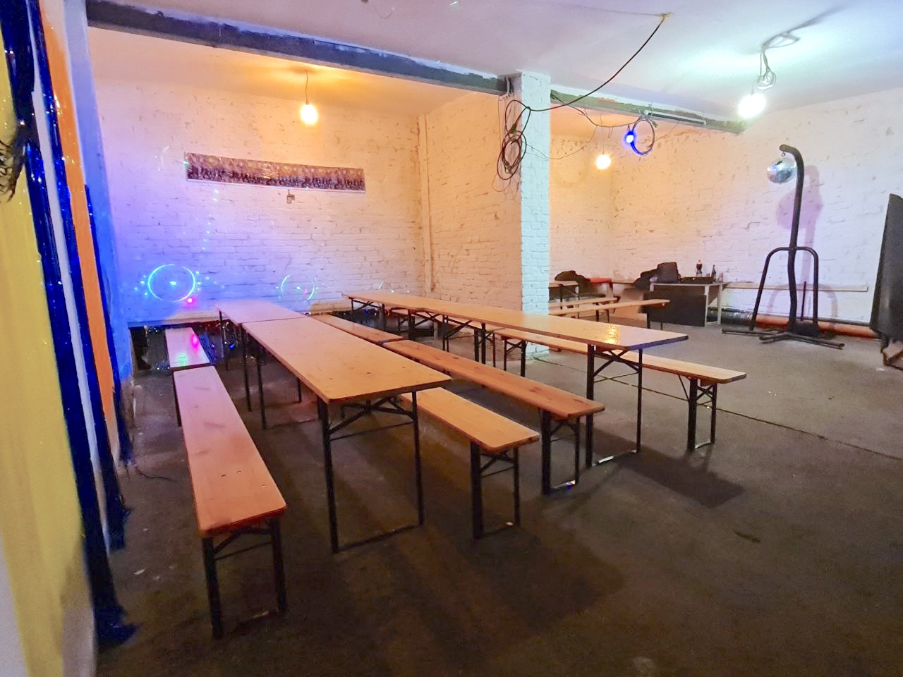 LUR2021_3471 | Bar / Klub / Disco, Cafe / Restaurant / Imbiss, Event-Location, Halle, Lagerhalle, Ruine / Lost place, Studio / Atelier – Bild 9