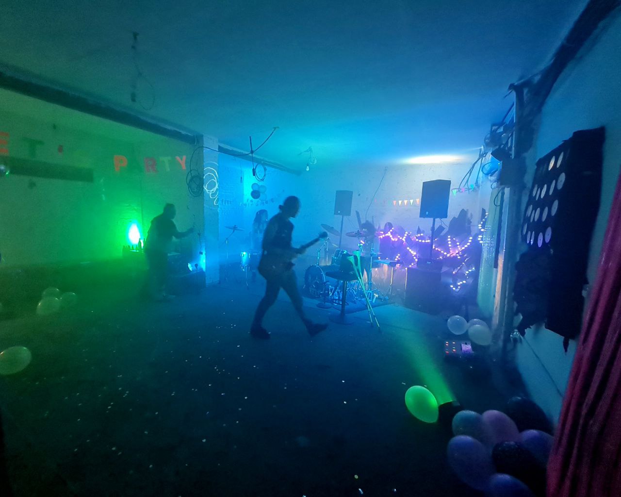 LUR2021_3471 | Bar / Klub / Disco, Cafe / Restaurant / Imbiss, Event-Location, Halle, Lagerhalle, Ruine / Lost place, Studio / Atelier